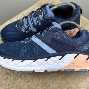 Re- poshing HOKA gaviota size 7.5